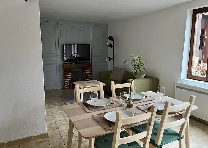 Сasa de vacaciones Maison De Bourg Avec Garage Motos