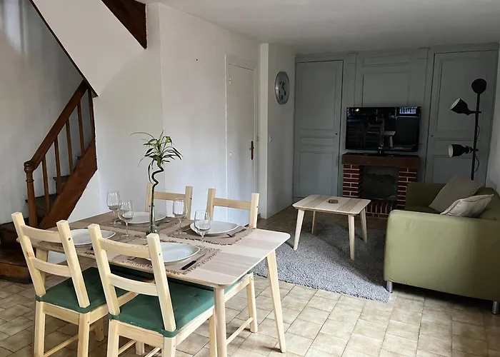 Maison De Bourg Avec Garage Motos Сasa de vacaciones *