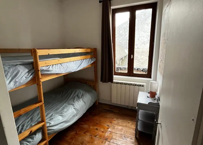 Сasa de vacaciones Maison De Bourg Avec Garage Motos Dozulé